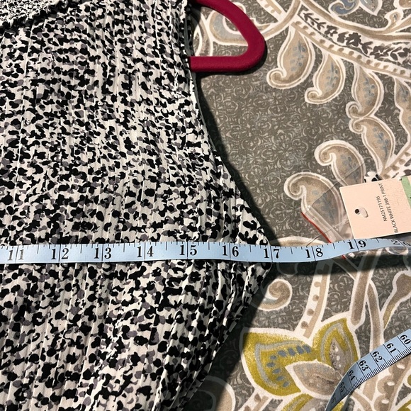 NWT Beautiful pleated Nanette Lepore Dress - Picture 14 of 16